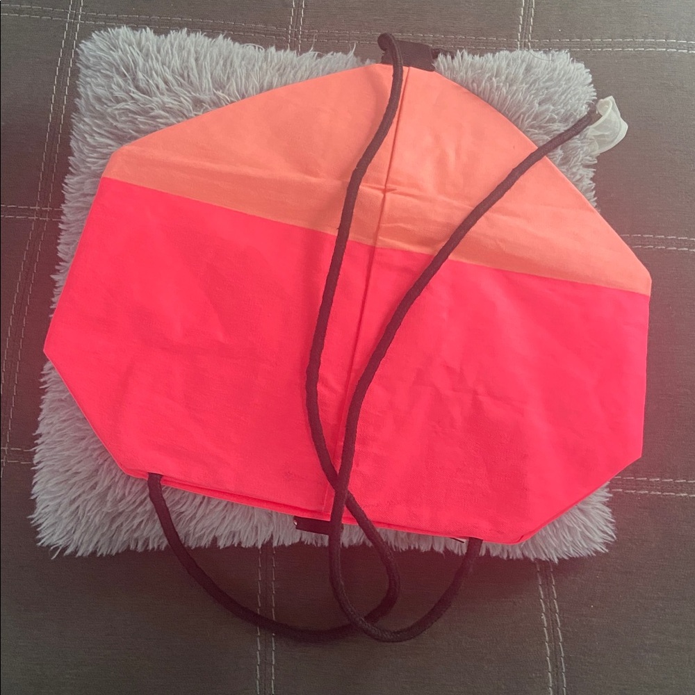 NWT Victoria's Secret Coral and Pink Foldable Bag - Picture 2 of 8